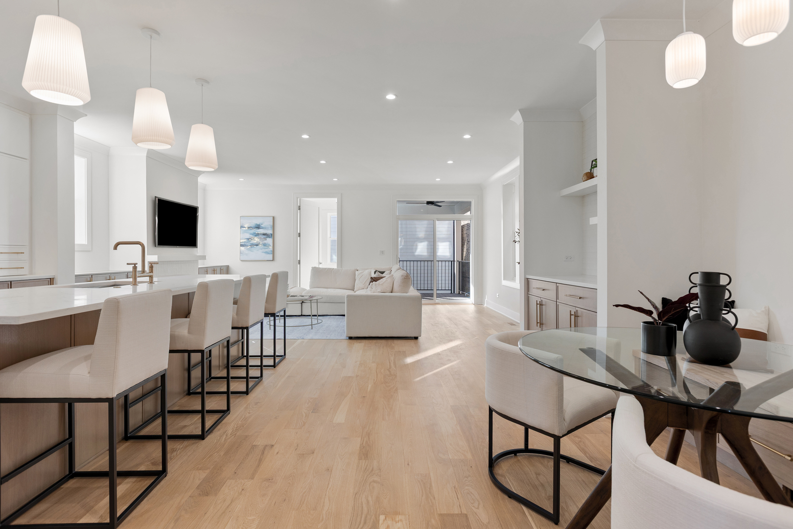 3614 N Marshfield Avenue