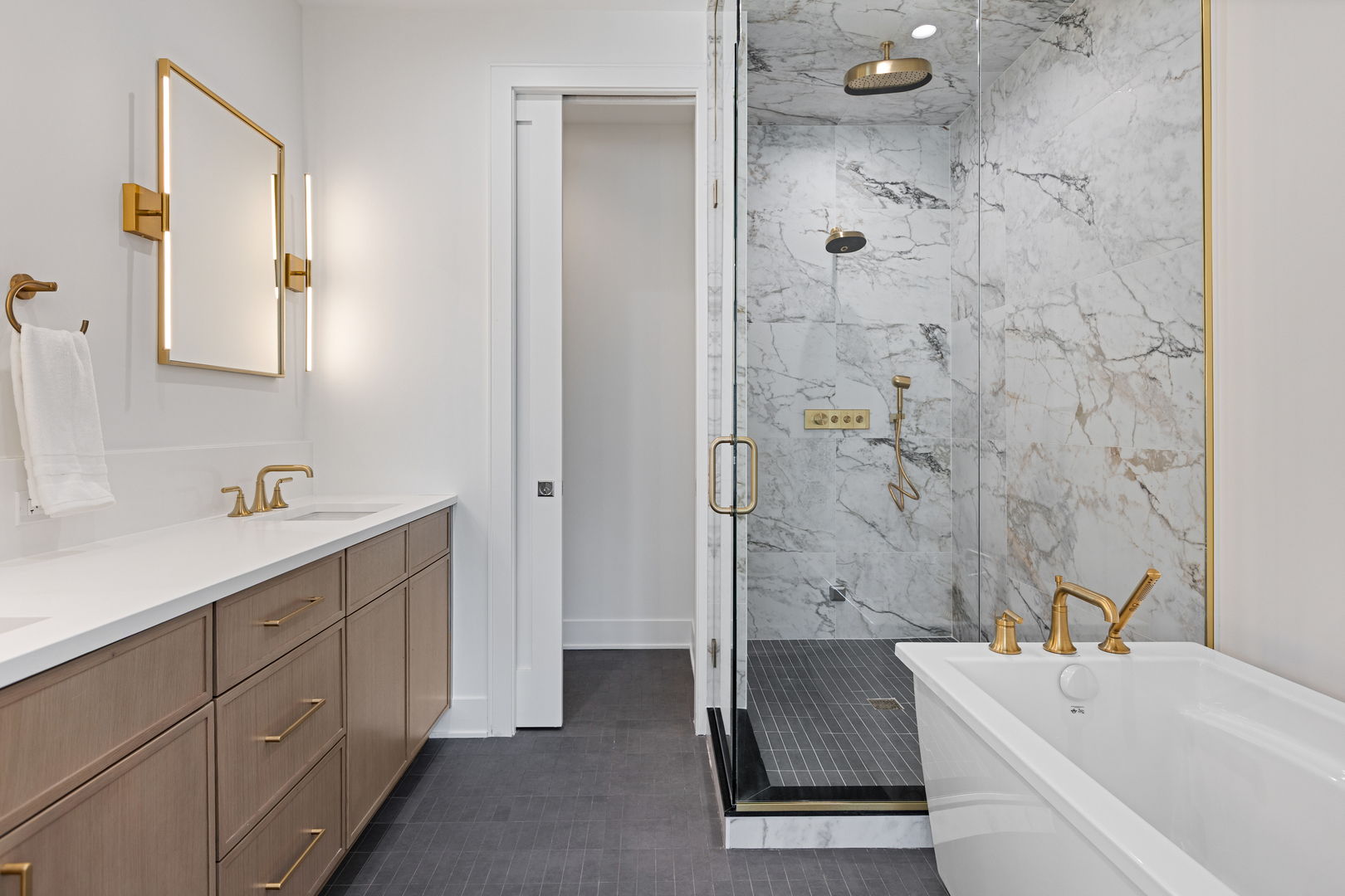 3614 N Marshfield Avenue