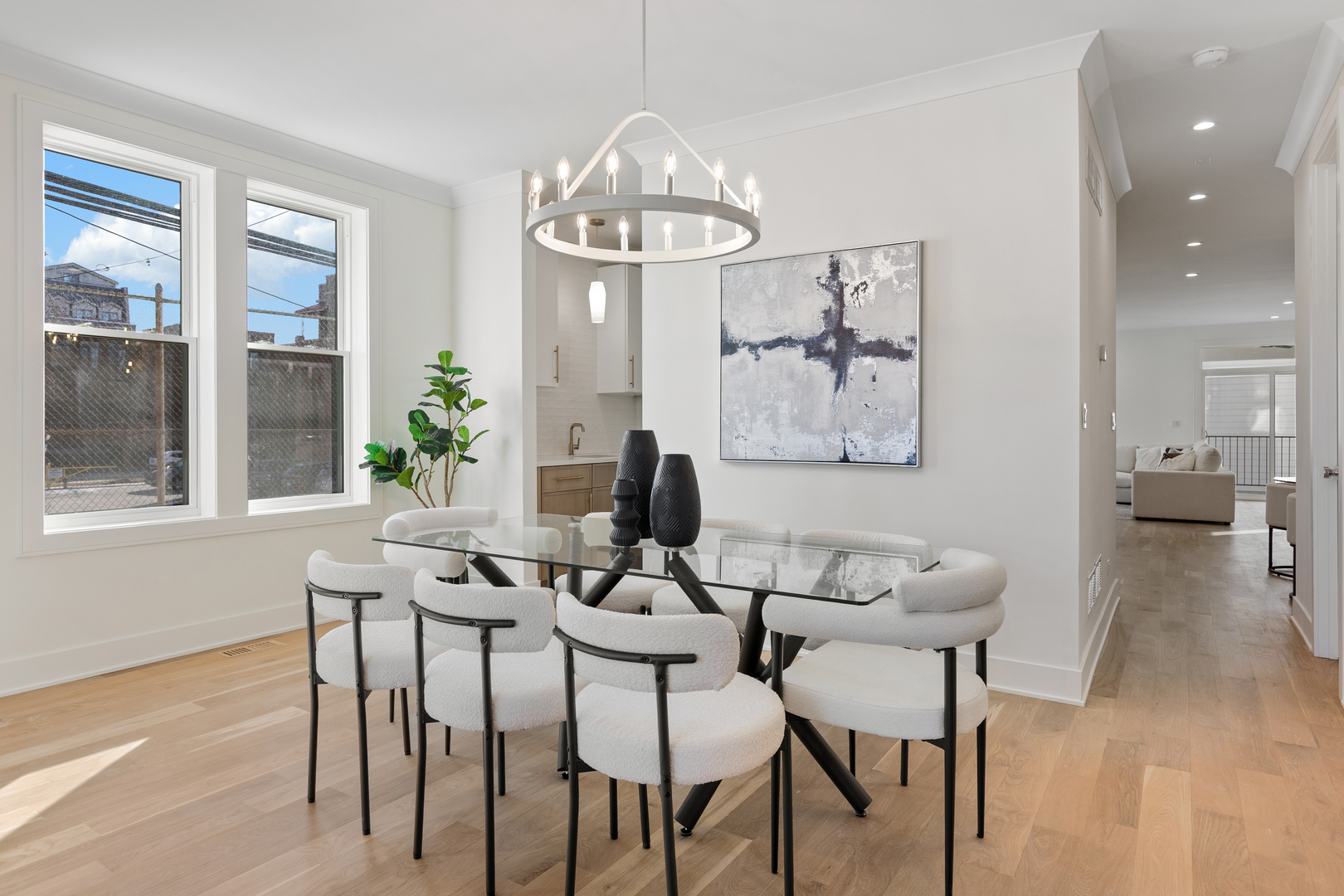 3614 N Marshfield Avenue