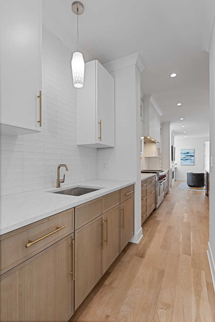 3614 N Marshfield Avenue