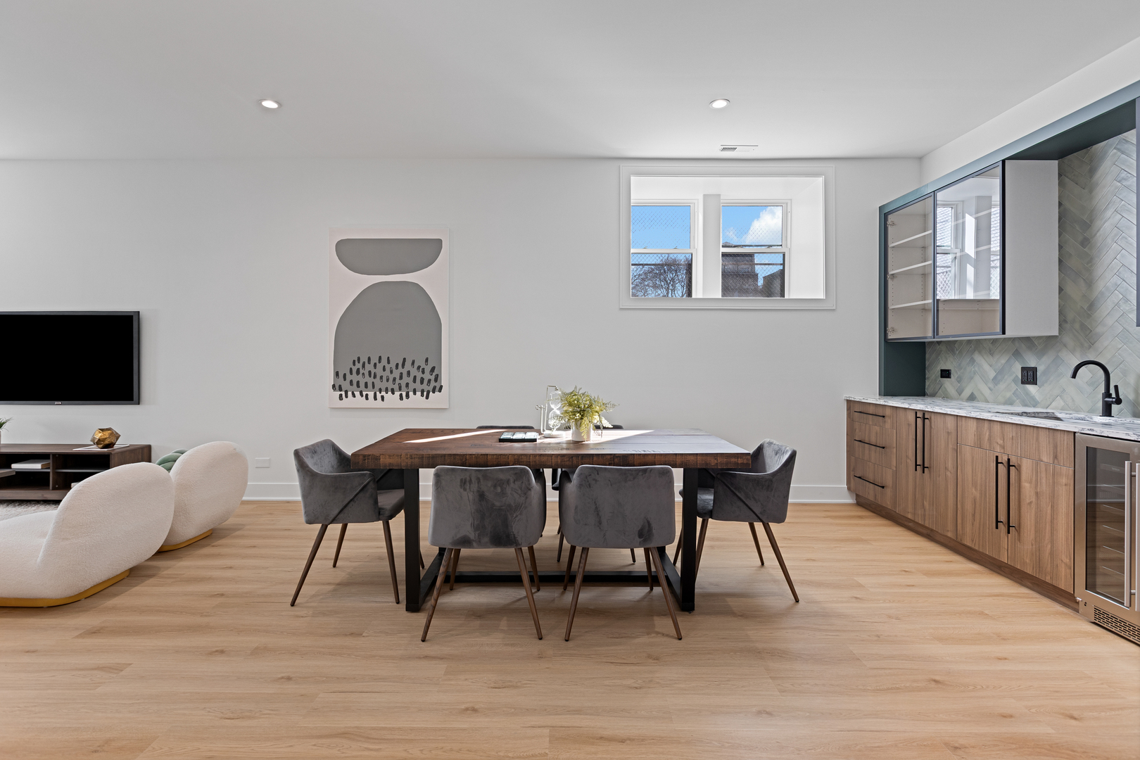 3614 N Marshfield Avenue