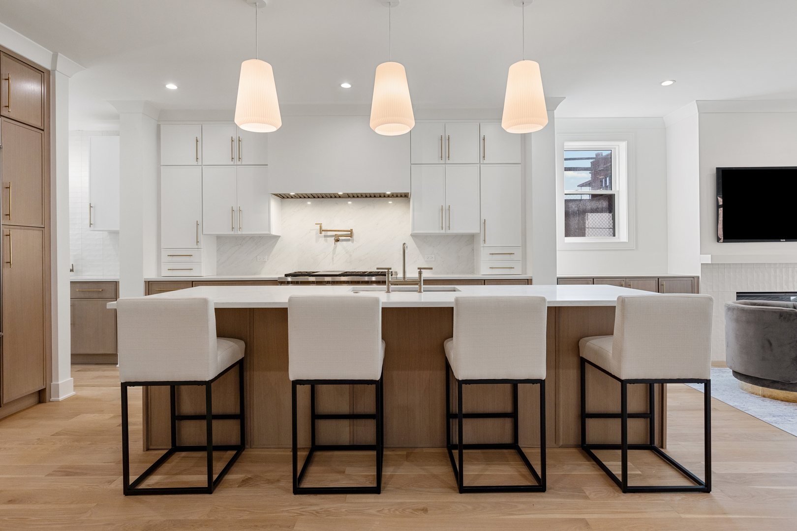 3614 N Marshfield Avenue