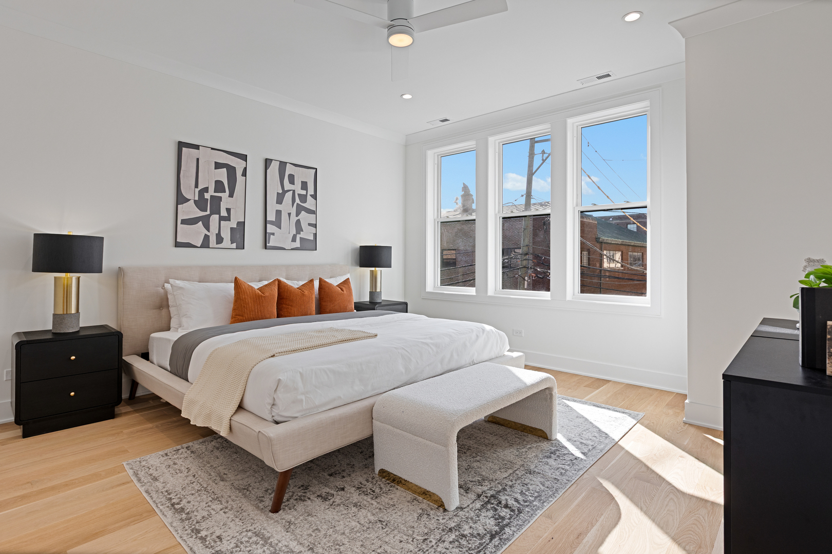 3614 N Marshfield Avenue