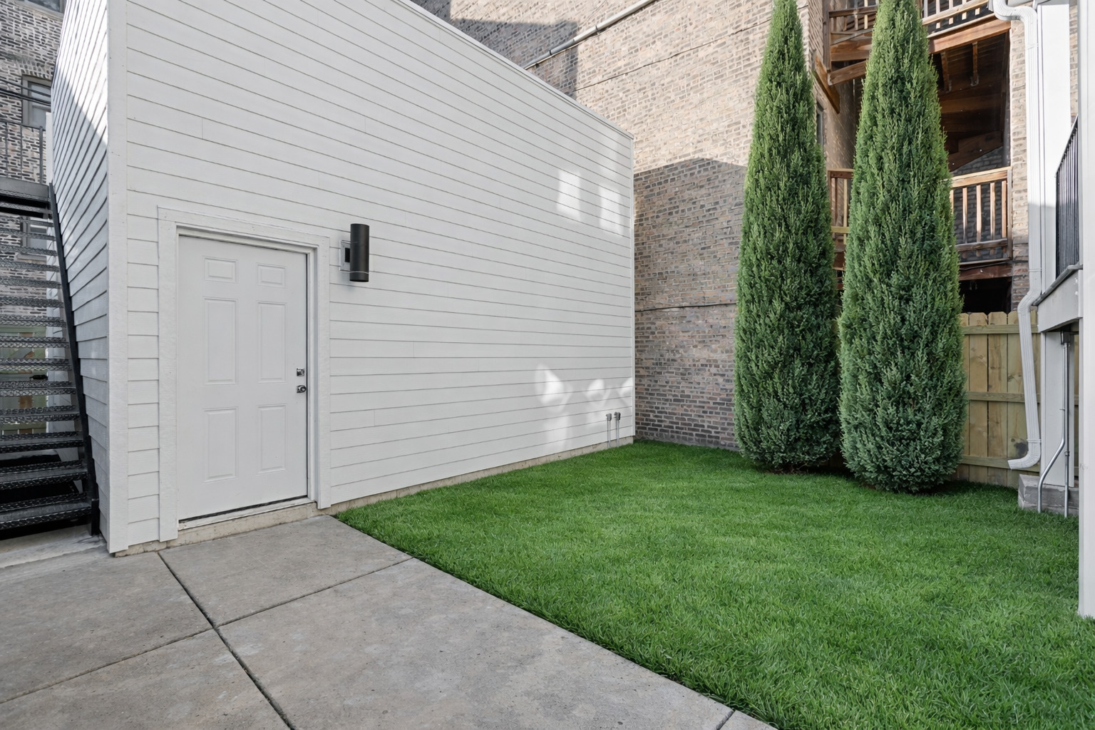 3614 N Marshfield Avenue