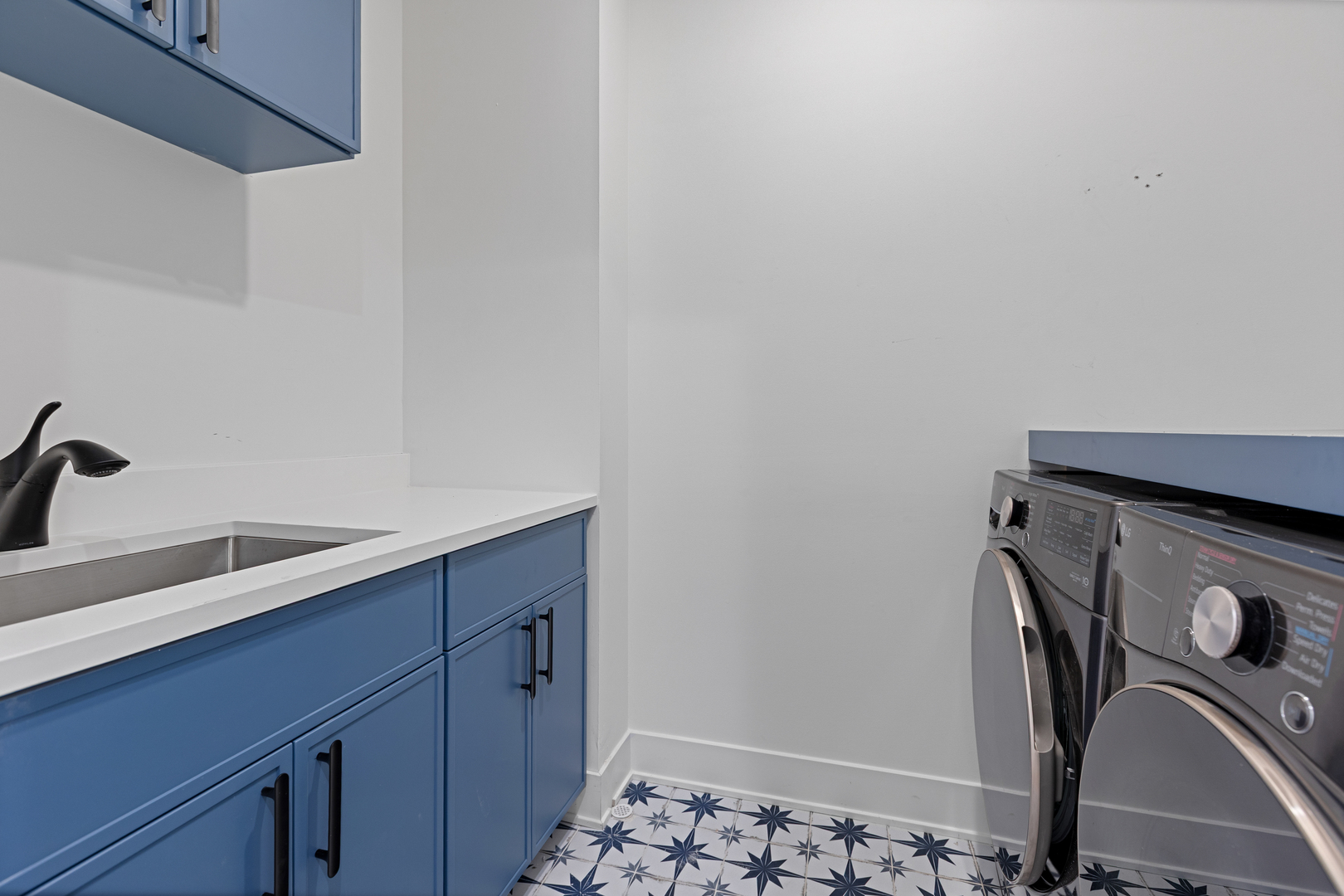 3614 N Marshfield Avenue