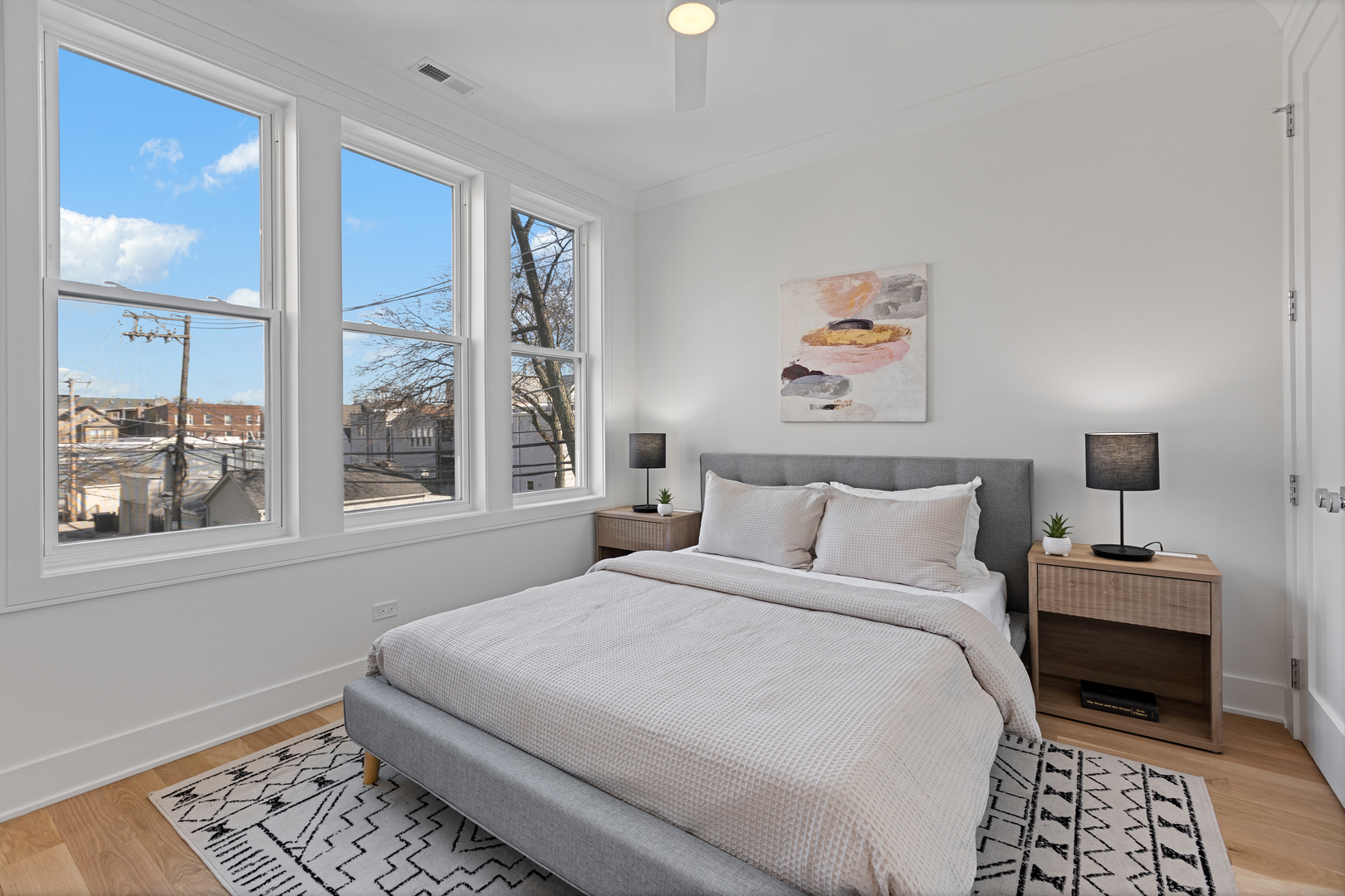 3614 N Marshfield Avenue