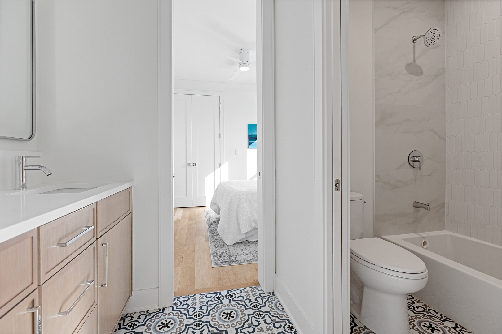 3614 N Marshfield Avenue