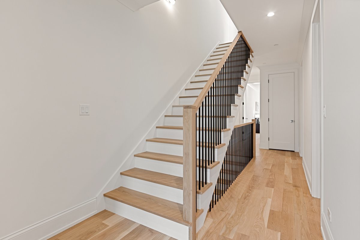 3711 N Magnolia Avenue