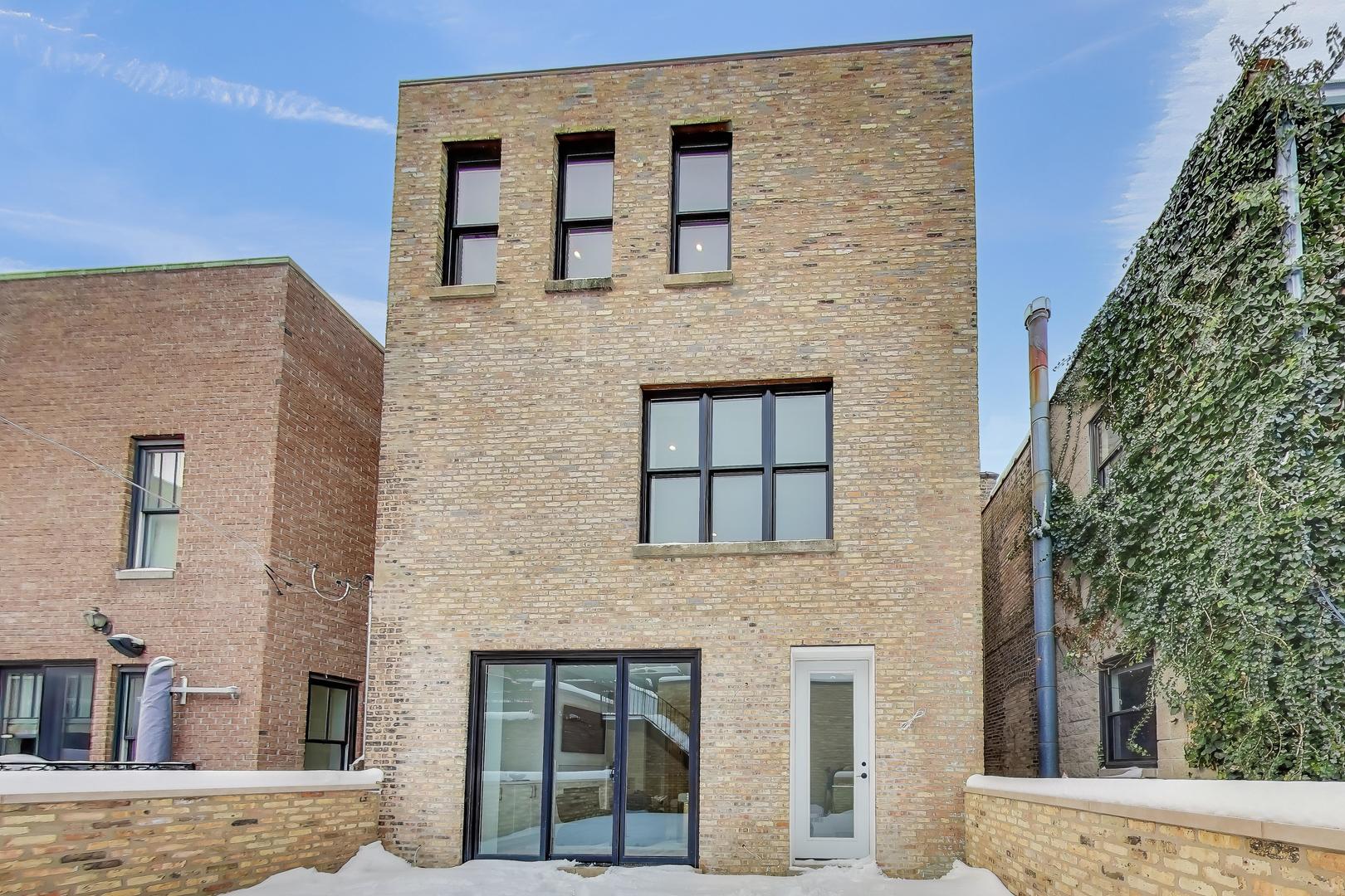 3711 N Magnolia Avenue