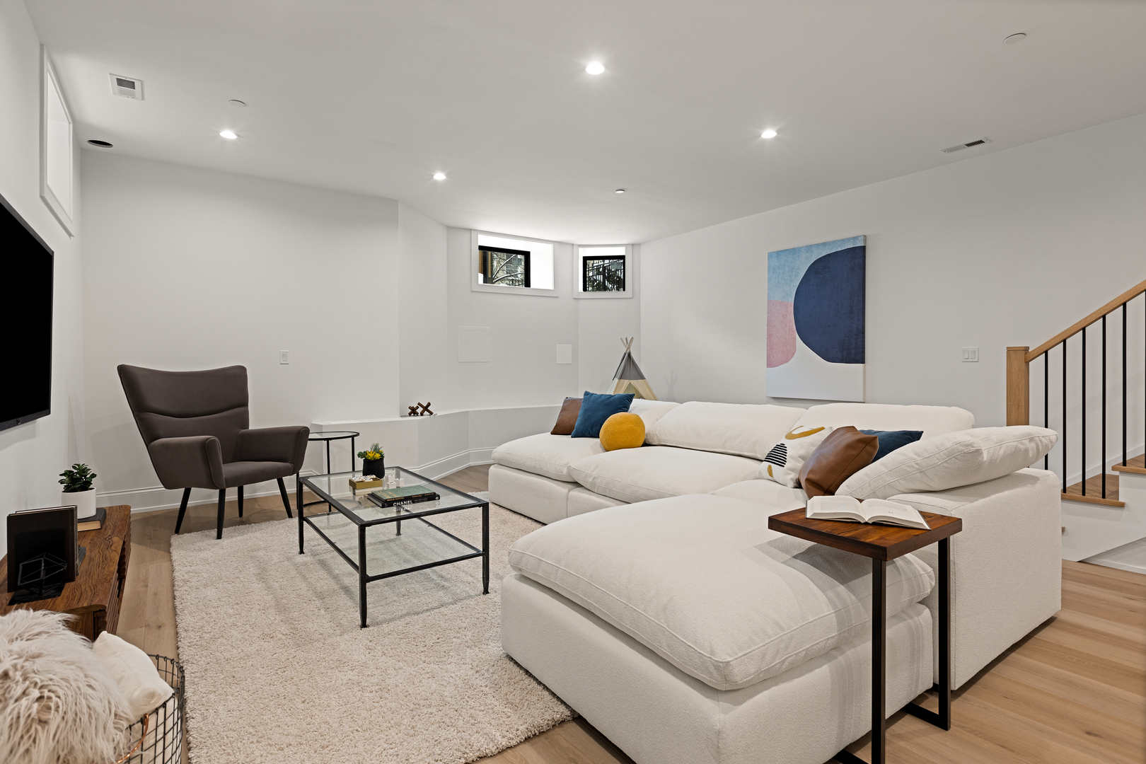 3711 N Magnolia Avenue