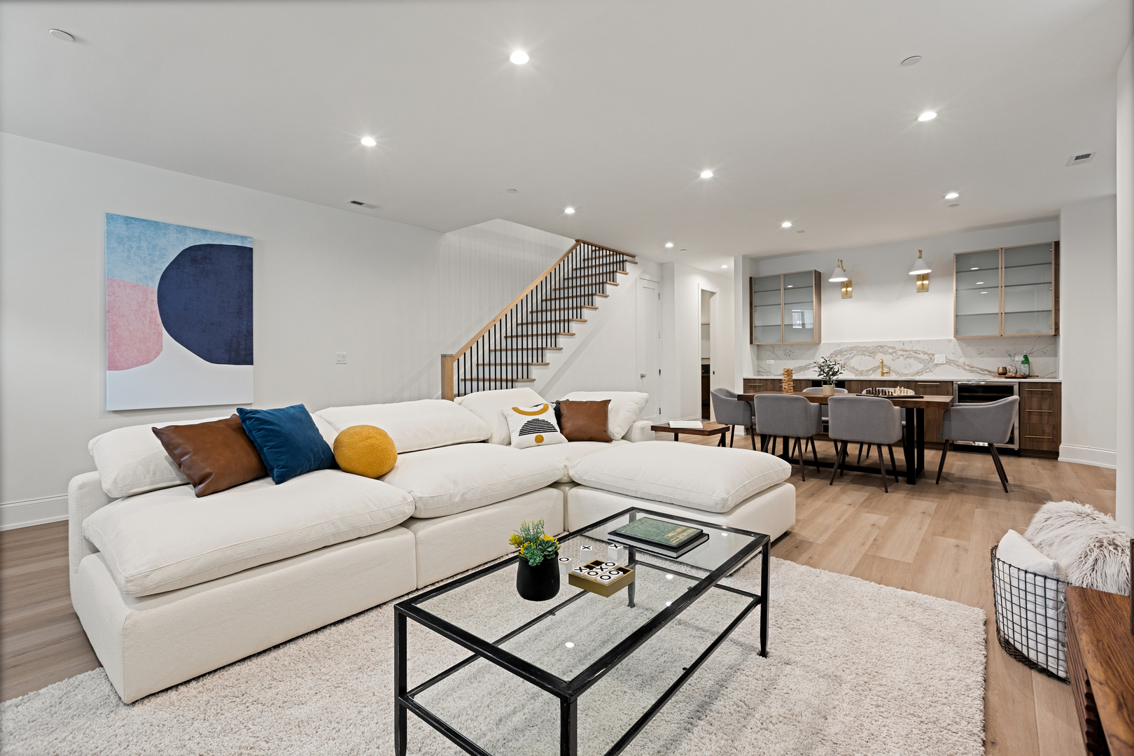 3711 N Magnolia Avenue