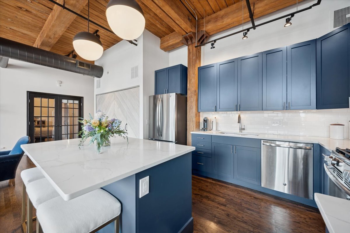 1000 W WASHINGTON Boulevard Unit: 336
