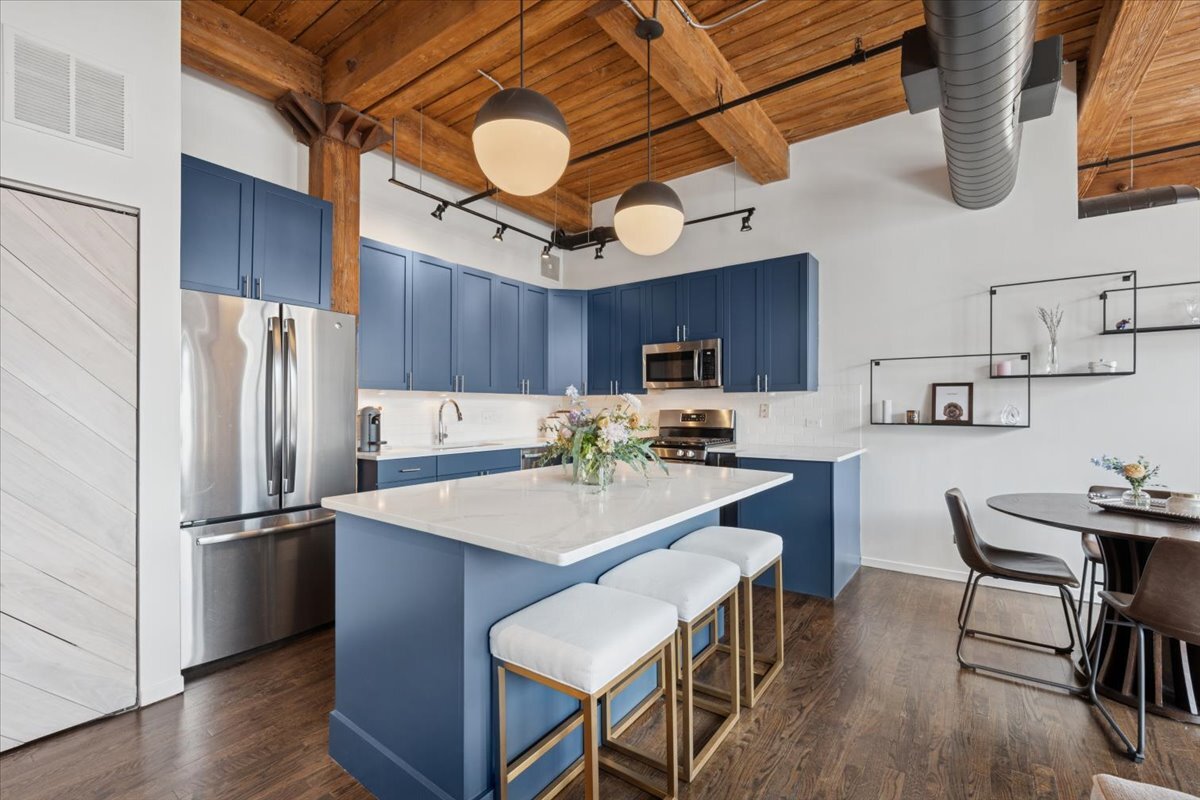 1000 W WASHINGTON Boulevard Unit: 336