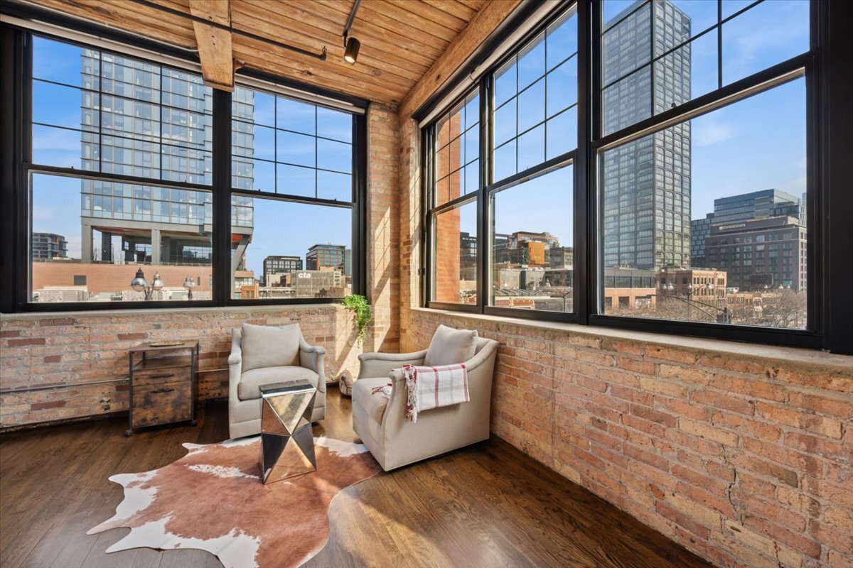 1000 W WASHINGTON Boulevard Unit: 336