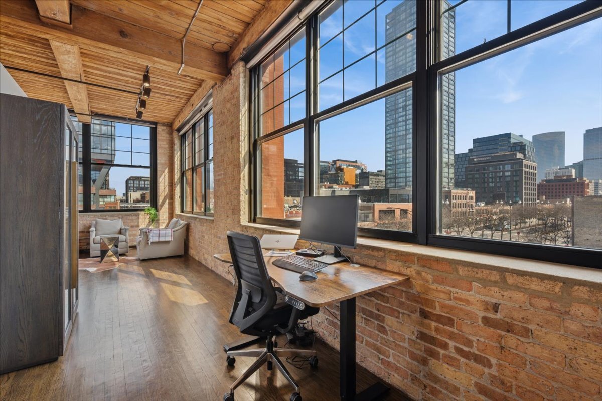 1000 W WASHINGTON Boulevard Unit: 336
