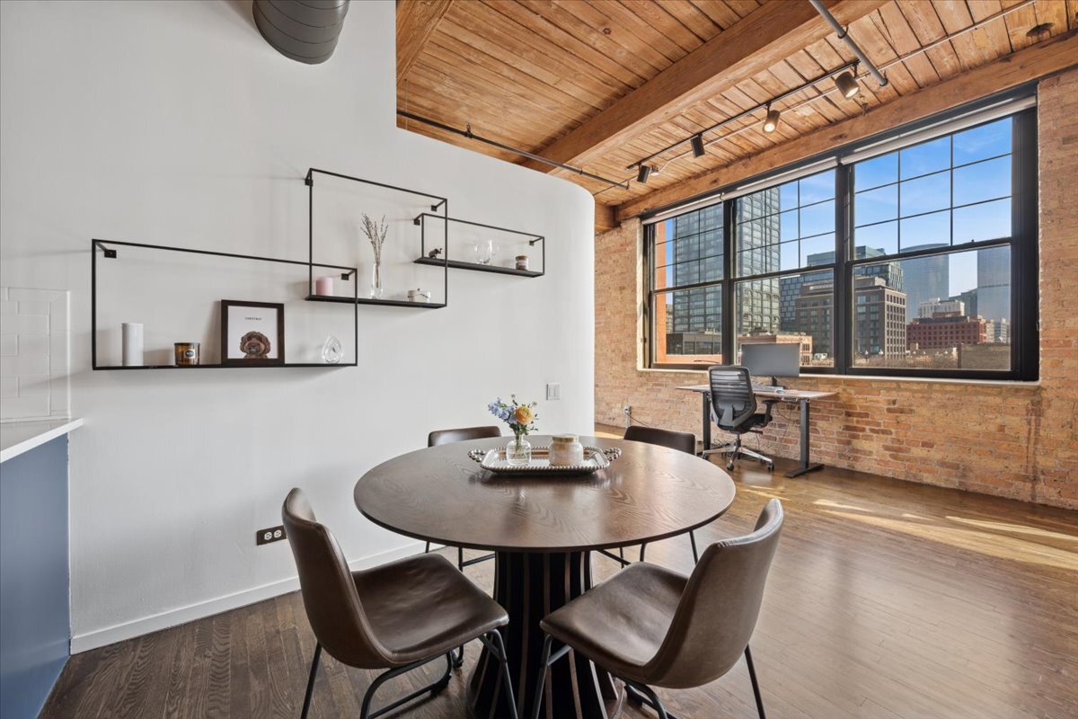 1000 W WASHINGTON Boulevard Unit: 336