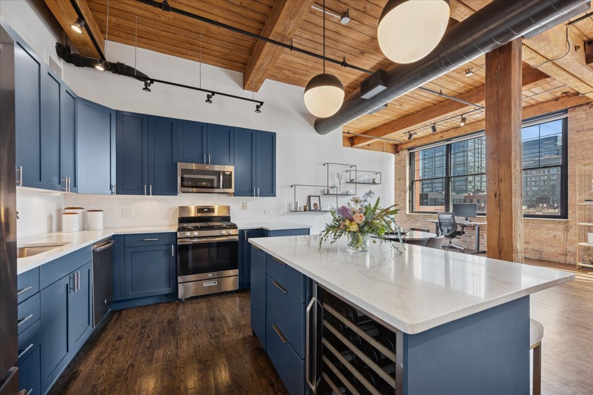 1000 W WASHINGTON Boulevard Unit: 336