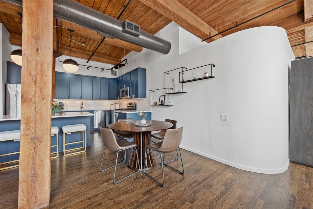 1000 W WASHINGTON Boulevard Unit: 336