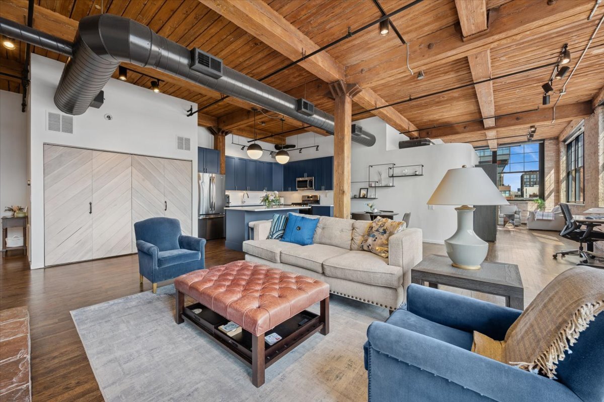 1000 W WASHINGTON Boulevard Unit: 336