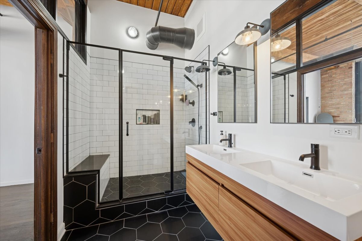 1000 W WASHINGTON Boulevard Unit: 336