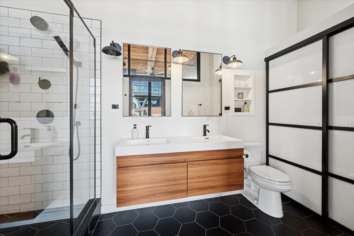 1000 W WASHINGTON Boulevard Unit: 336