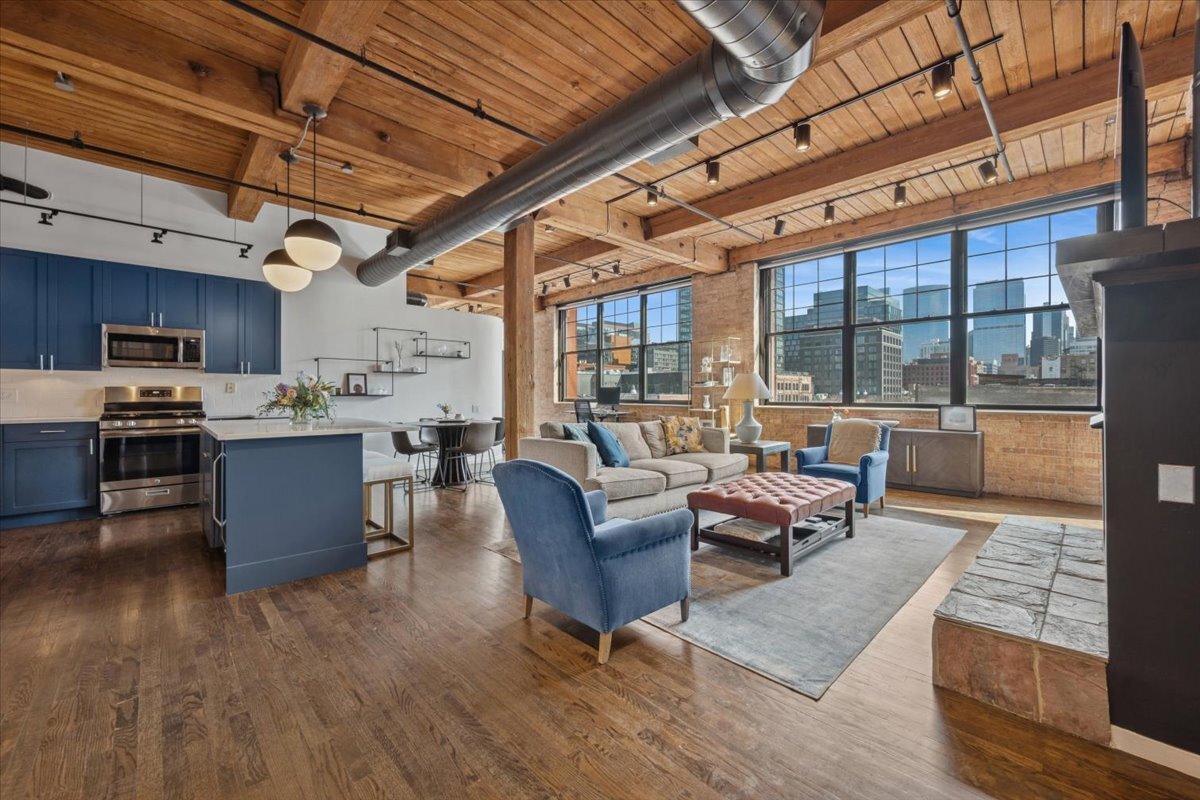 1000 W WASHINGTON Boulevard Unit: 336