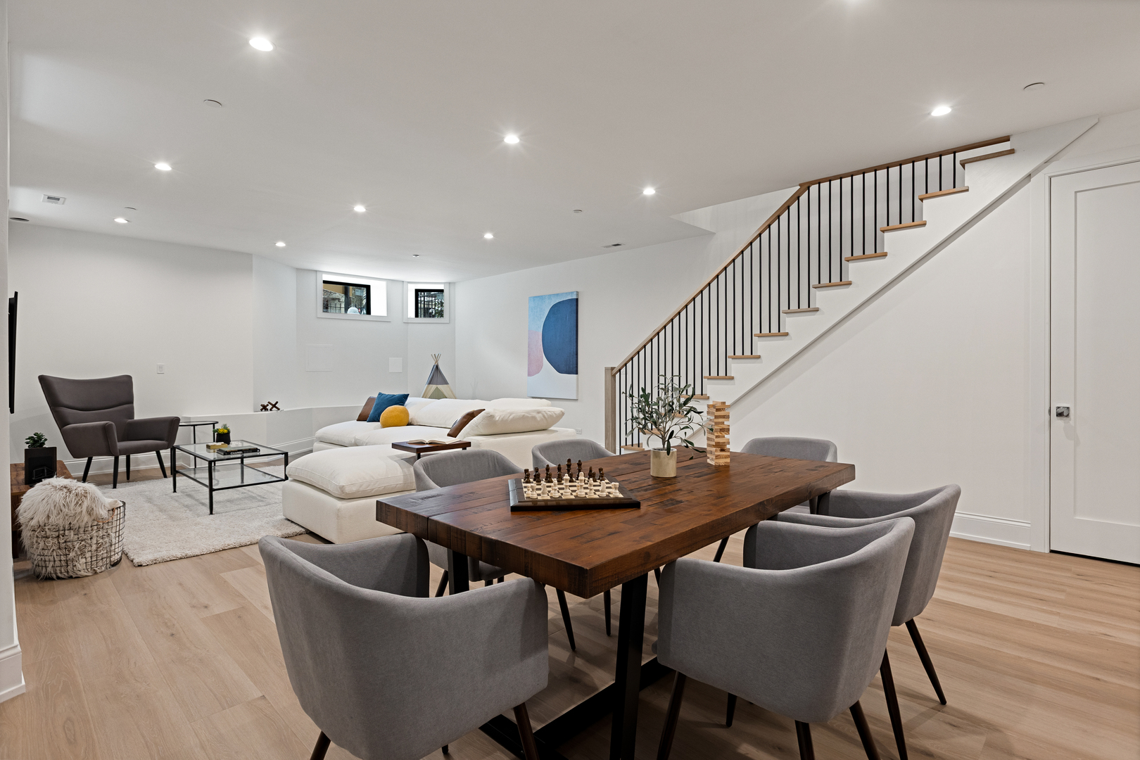 3711 N Magnolia Avenue