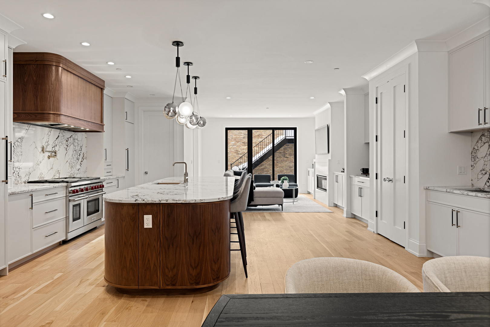 3711 N Magnolia Avenue