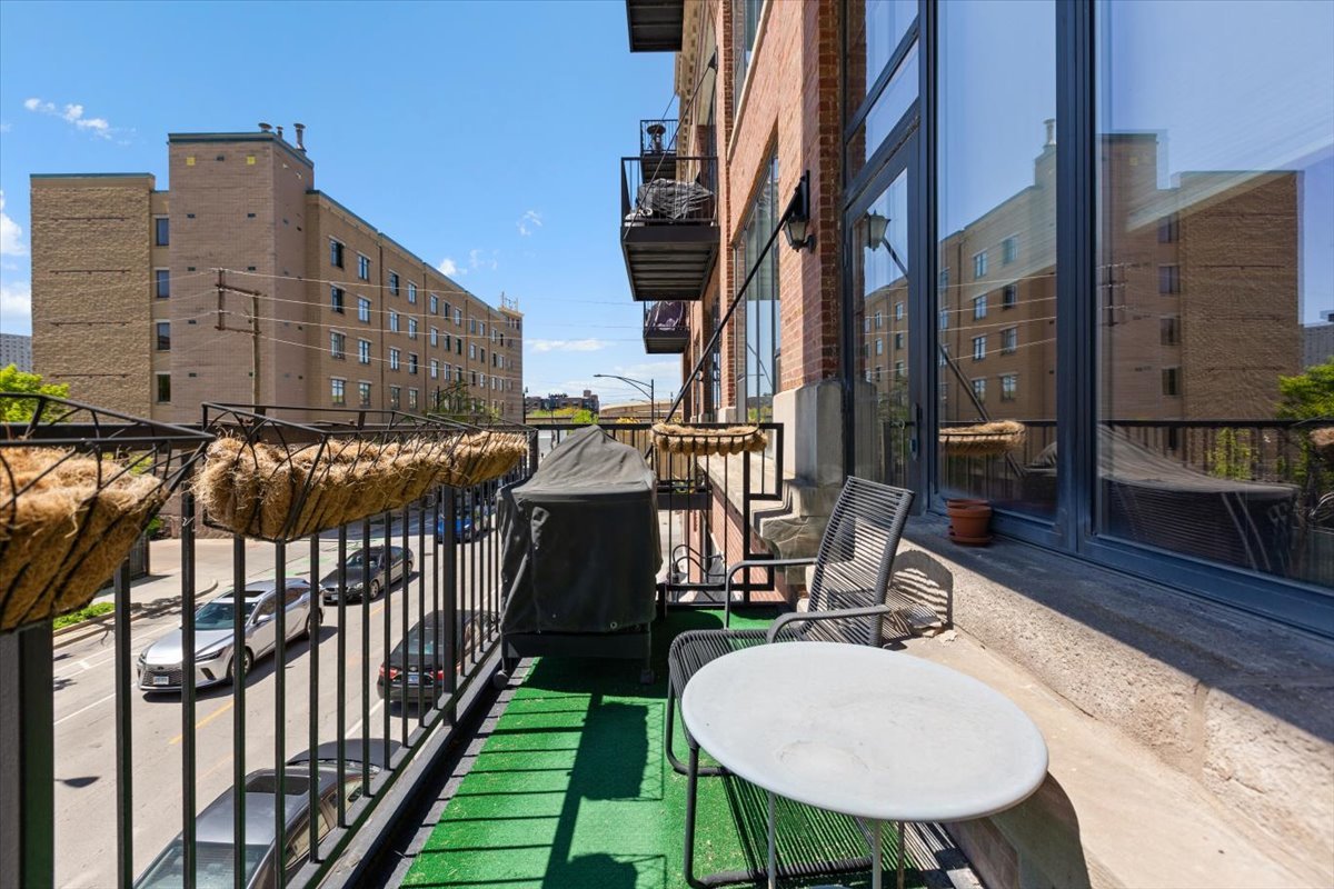 70 E 18th Street Unit: 2C