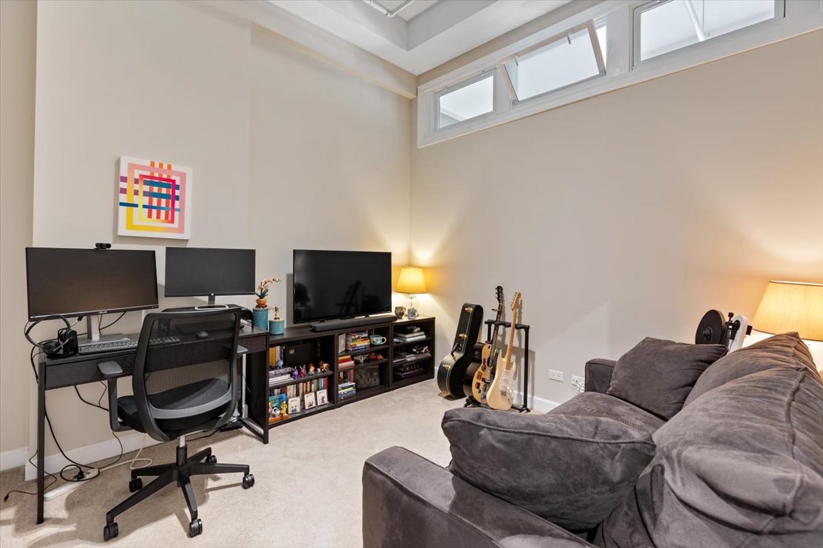 70 E 18th Street Unit: 2C