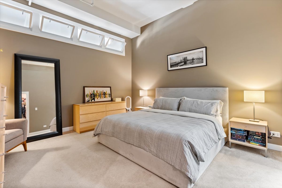 70 E 18th Street Unit: 2C