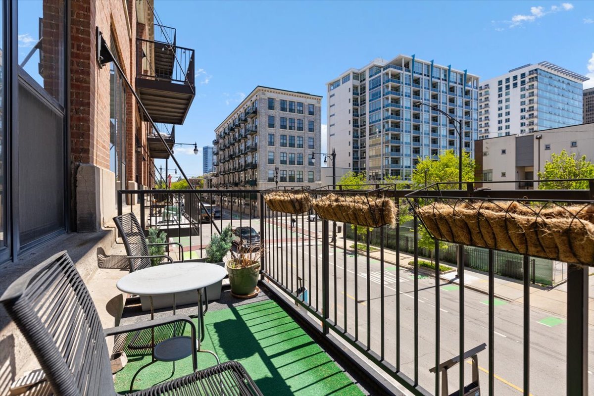 70 E 18th Street Unit: 2C