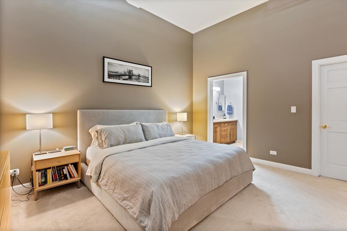 70 E 18th Street Unit: 2C