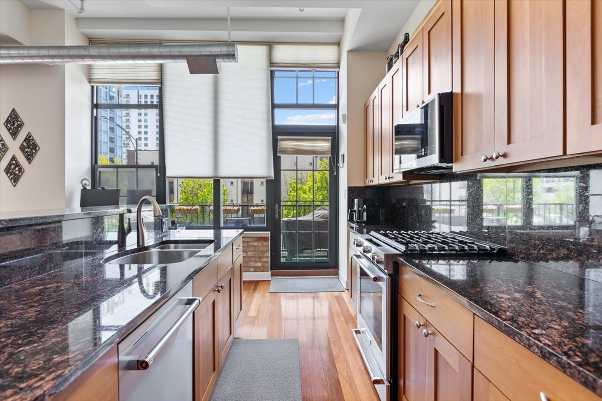 70 E 18th Street Unit: 2C