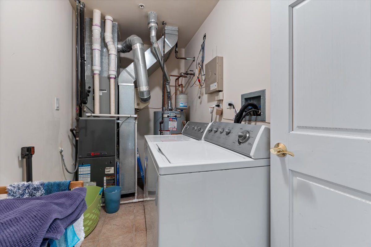 70 E 18th Street Unit: 2C