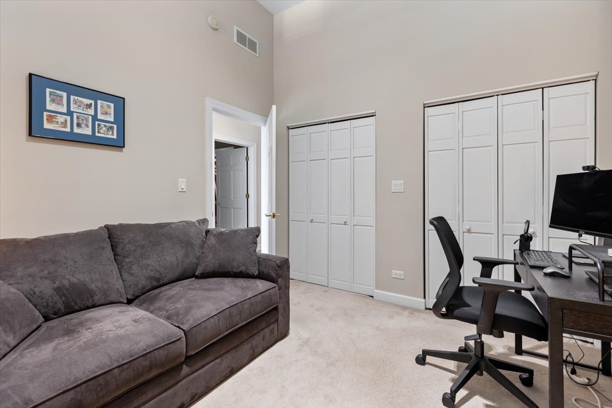 70 E 18th Street Unit: 2C