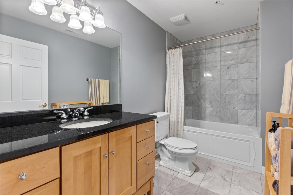 70 E 18th Street Unit: 2C