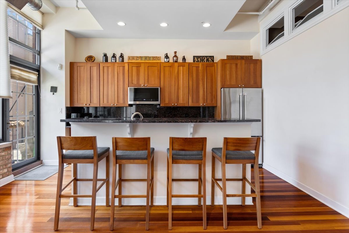 70 E 18th Street Unit: 2C