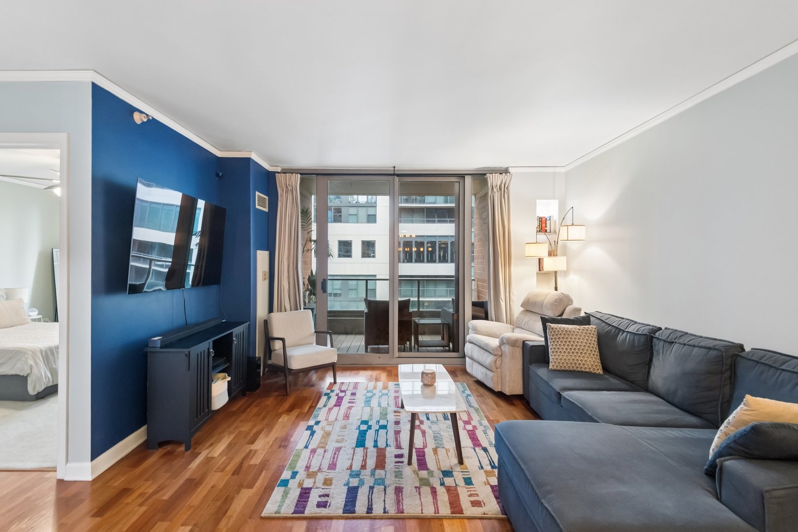 420 E Waterside Drive Unit: 907