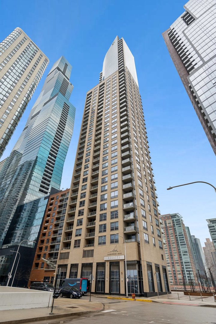 420 E Waterside Drive Unit: 907