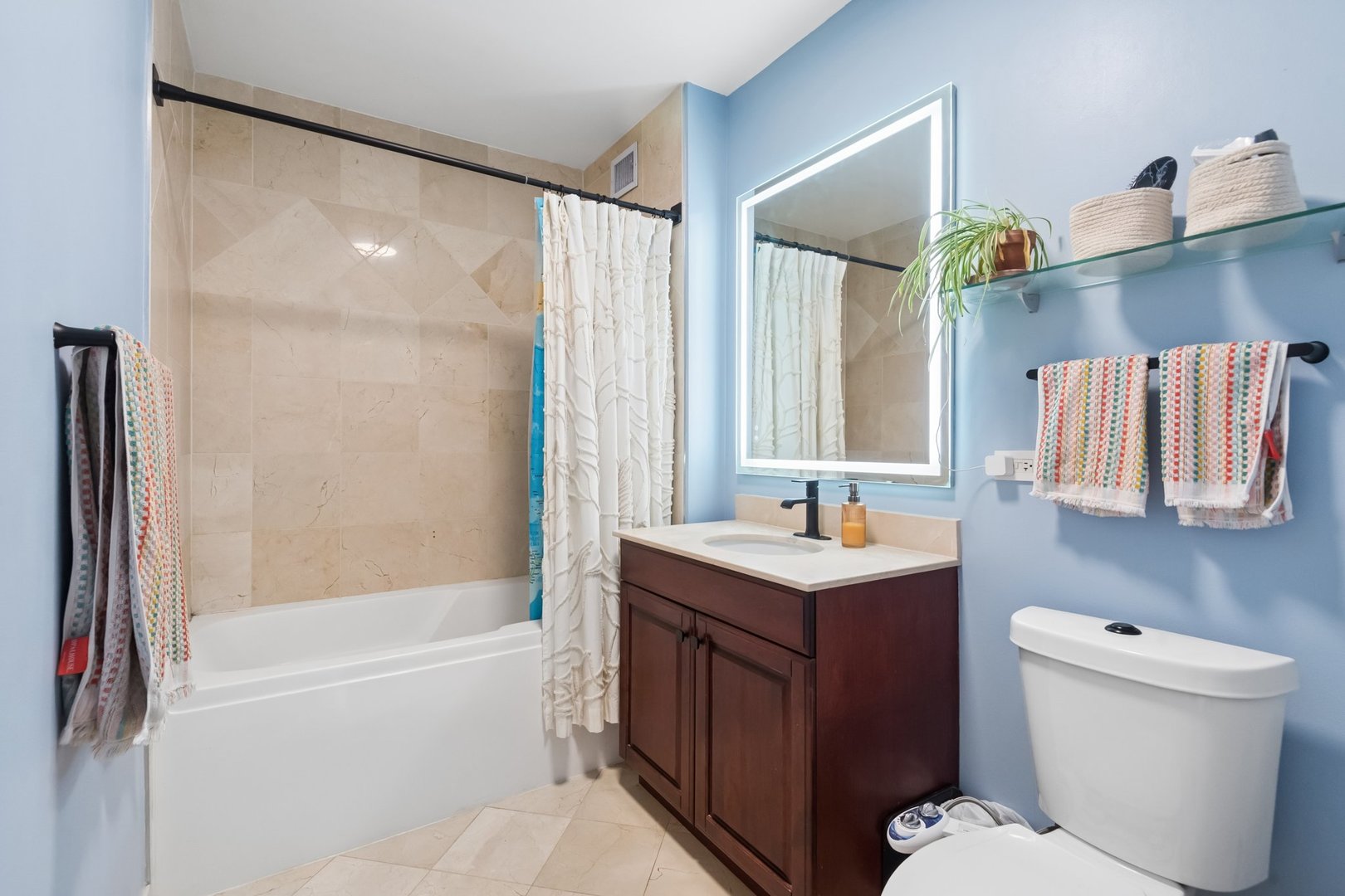 420 E Waterside Drive Unit: 907
