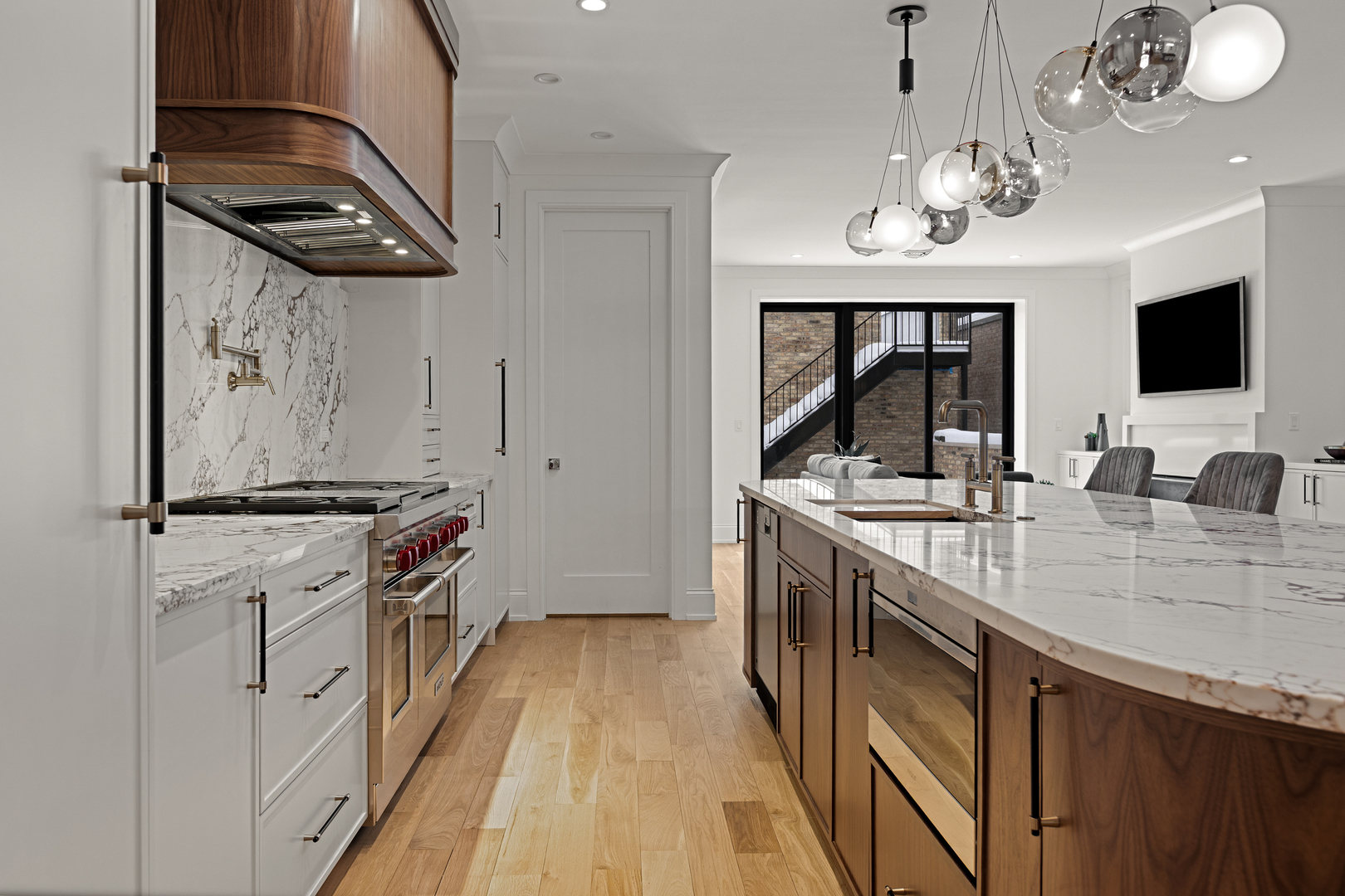 3711 N Magnolia Avenue