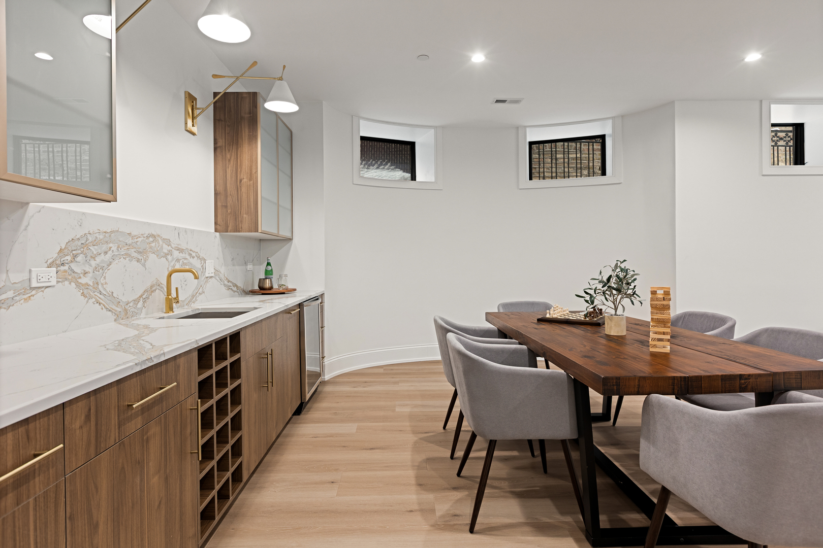 3711 N Magnolia Avenue