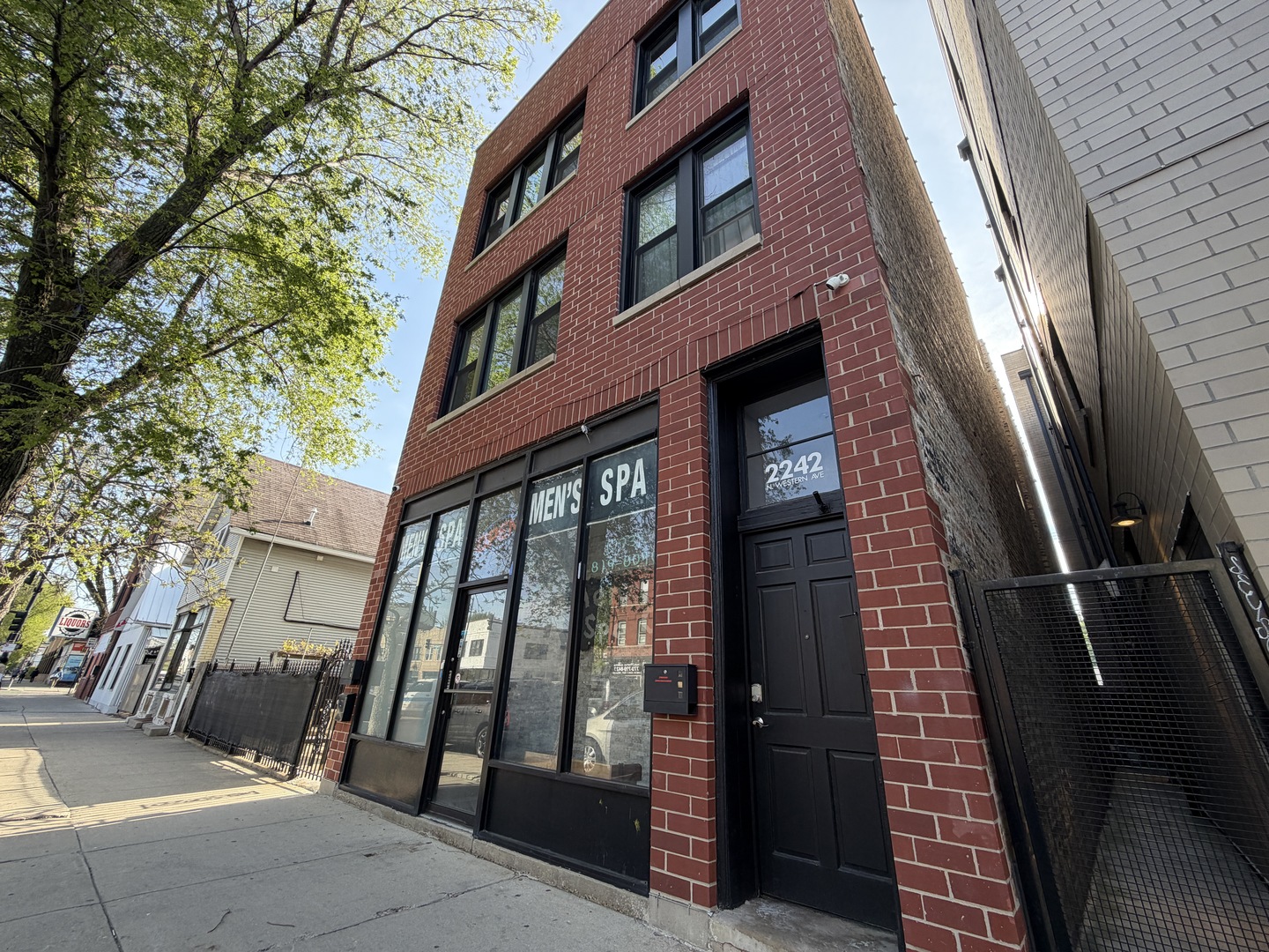 2242 N Western Avenue Unit: 1R