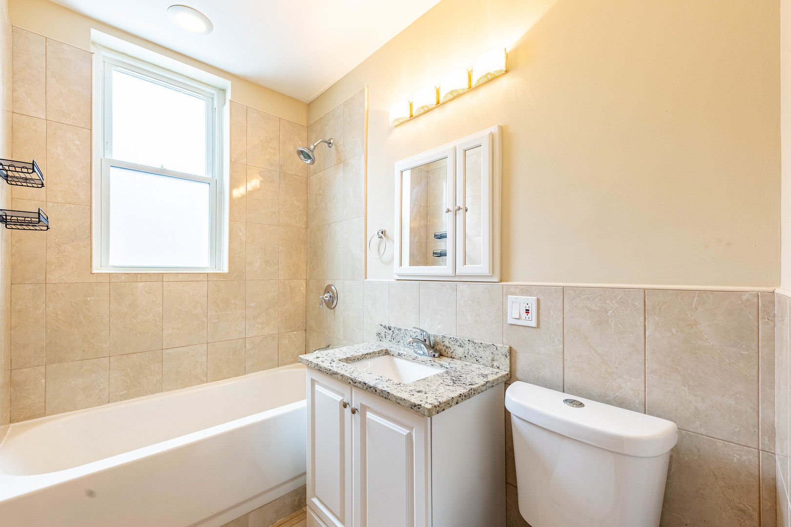 2242 N Western Avenue Unit: 1R