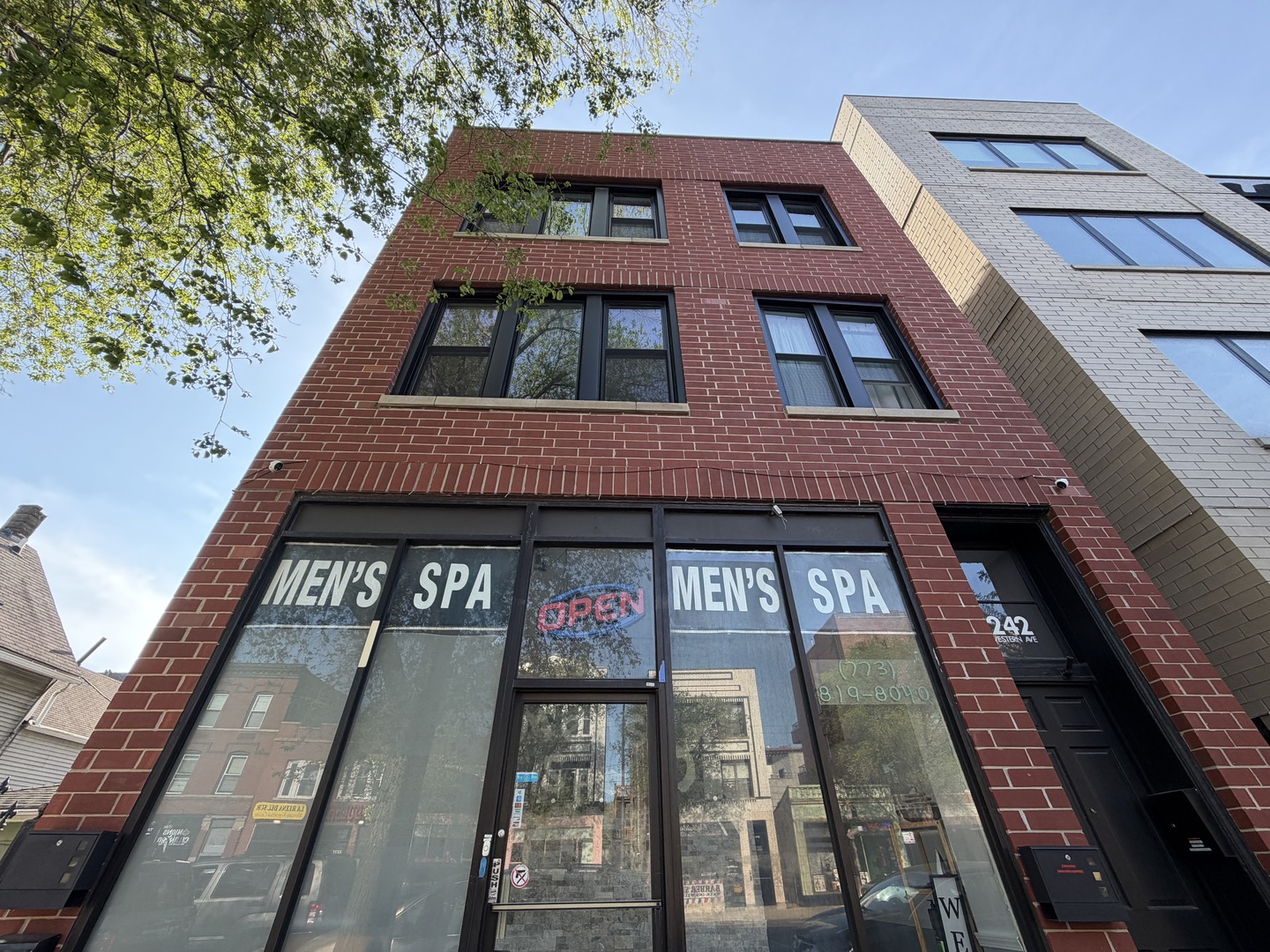 2242 N Western Avenue Unit: 1R