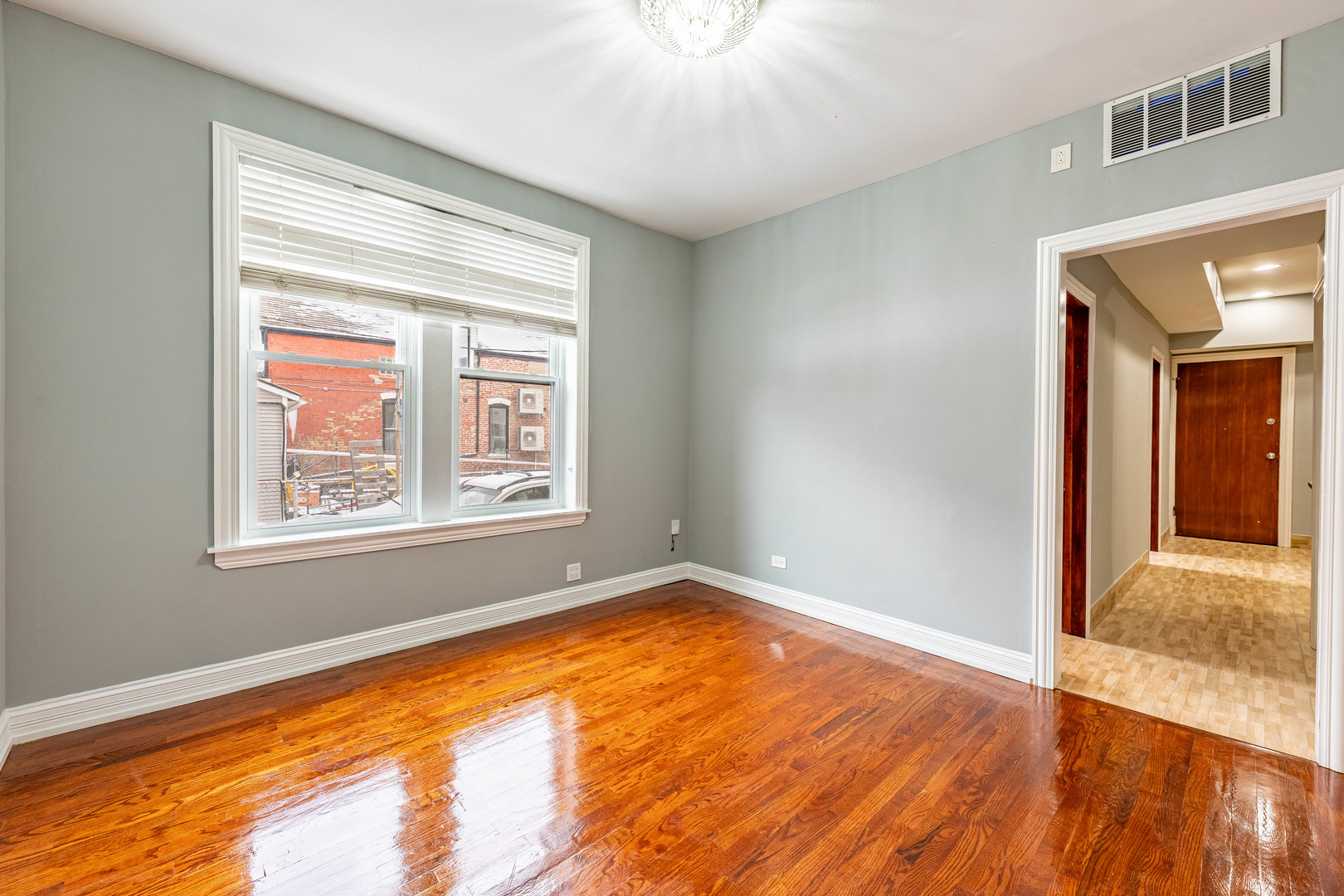 2242 N Western Avenue Unit: 1R