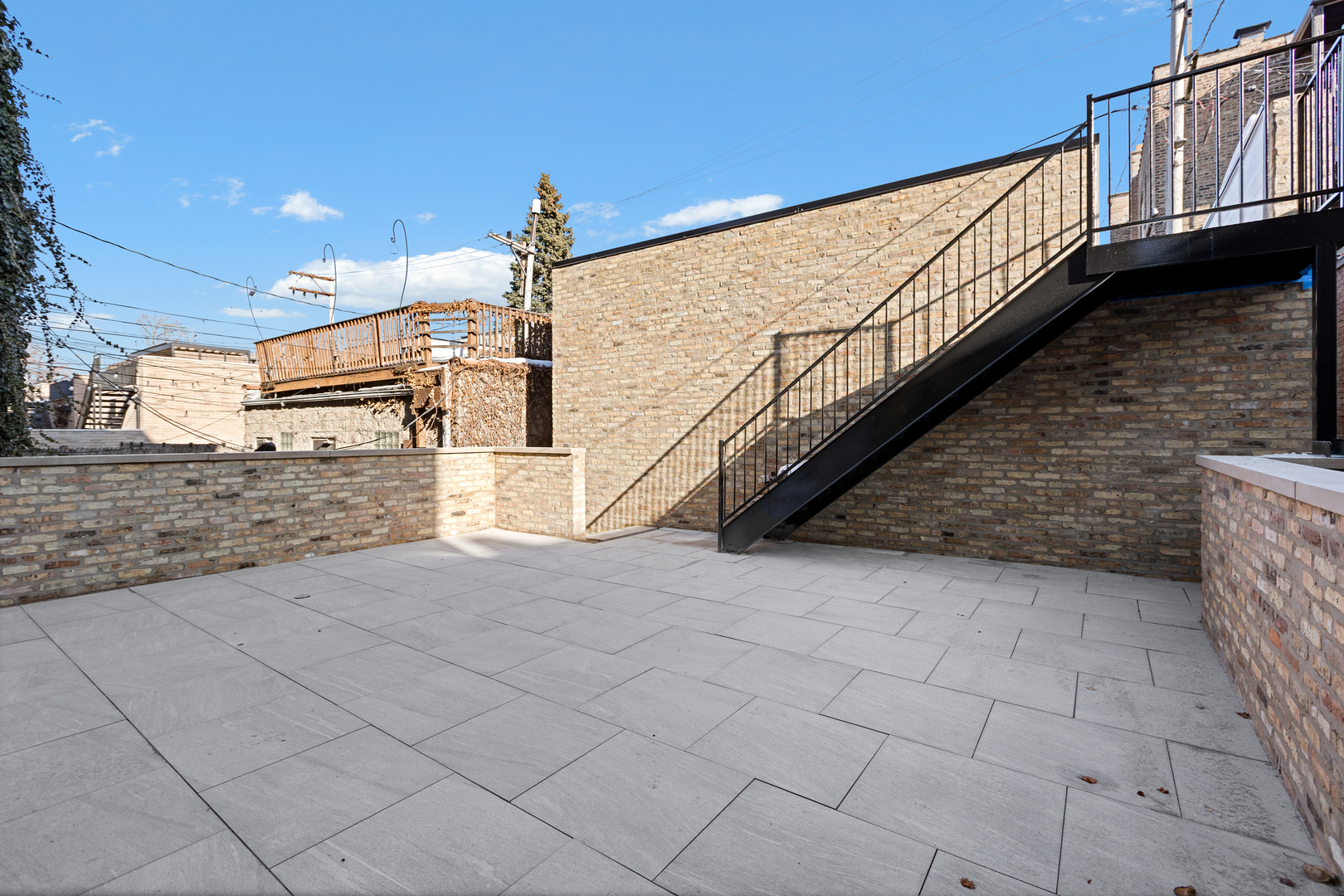 3711 N Magnolia Avenue