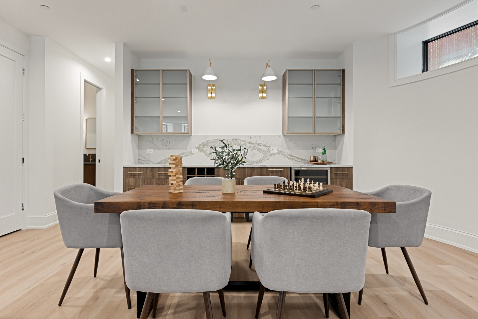 3711 N Magnolia Avenue