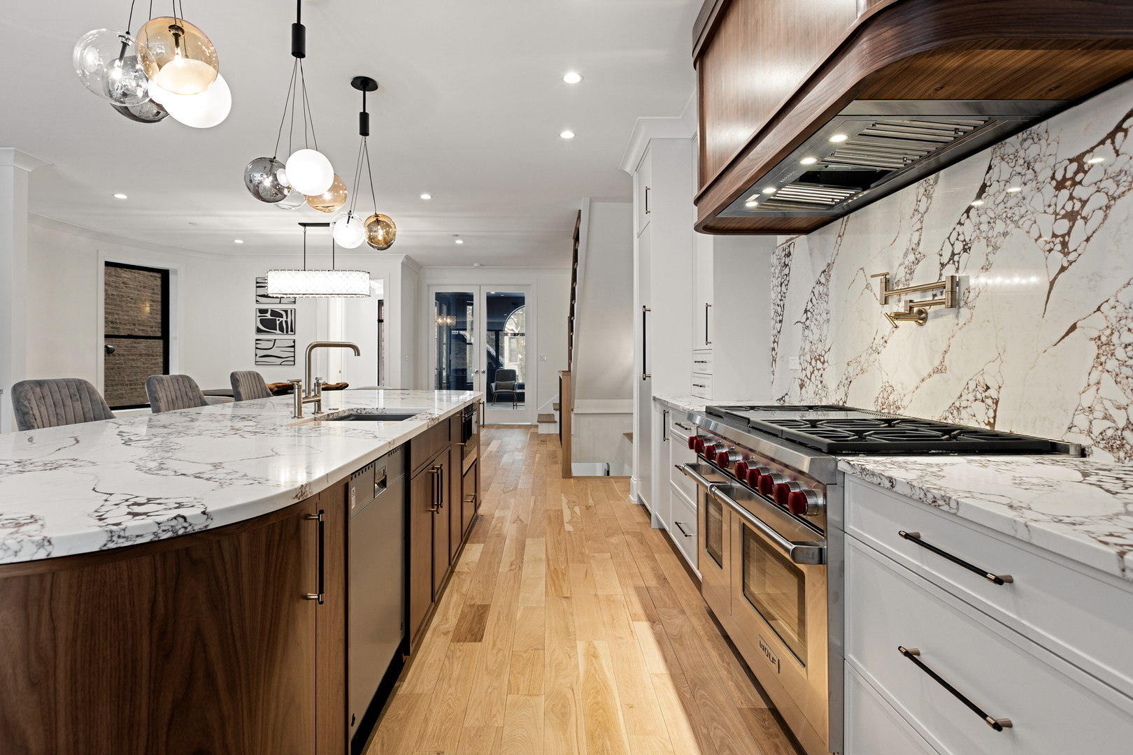 3711 N Magnolia Avenue